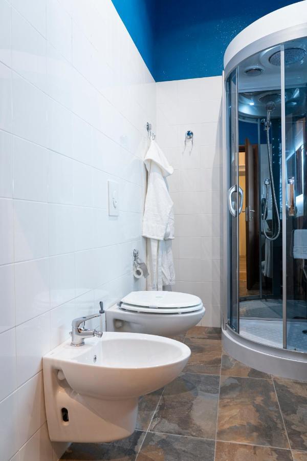 Varese Suites Exterior foto
